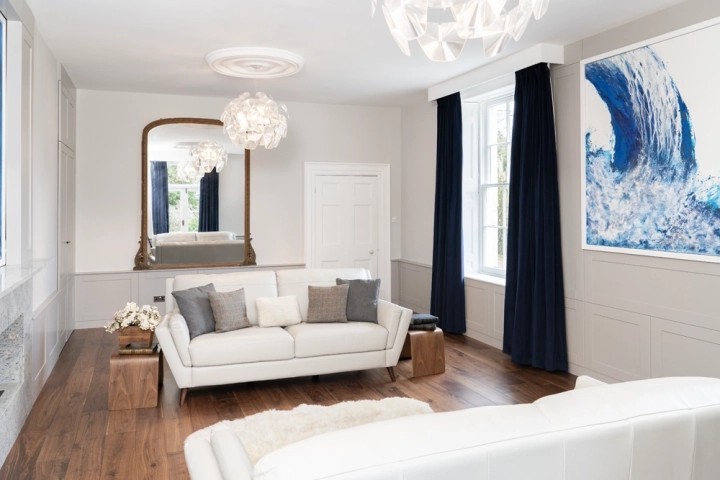 Georgian drawing room with Laveplan Hope suspension lights