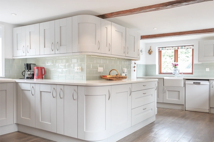 Country kitchen with curved units